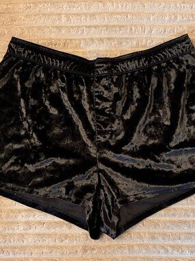 PINK Victoria's Secret Black Crushed Velvet Shorts Size M